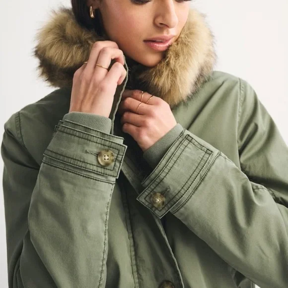 Abercrombie A&F Archive Fleece-Lined Parka in Natural Green - Picture 3 of 7